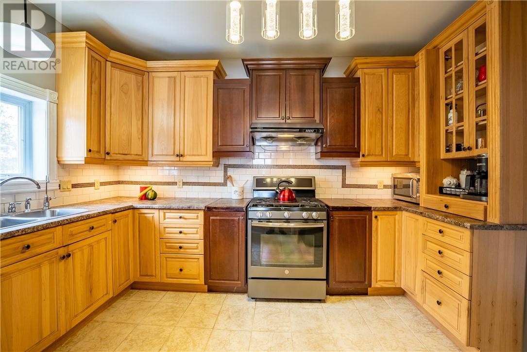 Listing 2110041 - Large Photo # 11