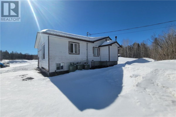 1644 North Road, Markstay