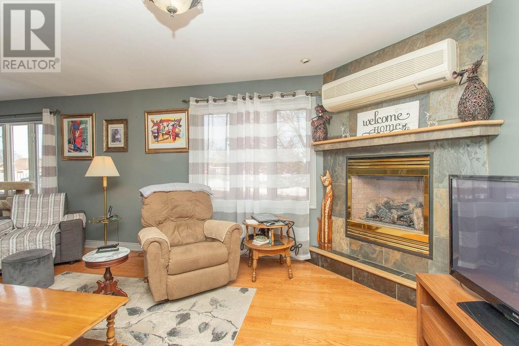 Listing 2110187 - Large Photo # 16