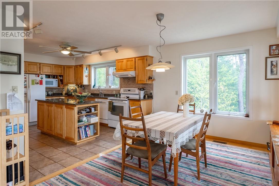 Listing 2110898 - Large Photo # 17