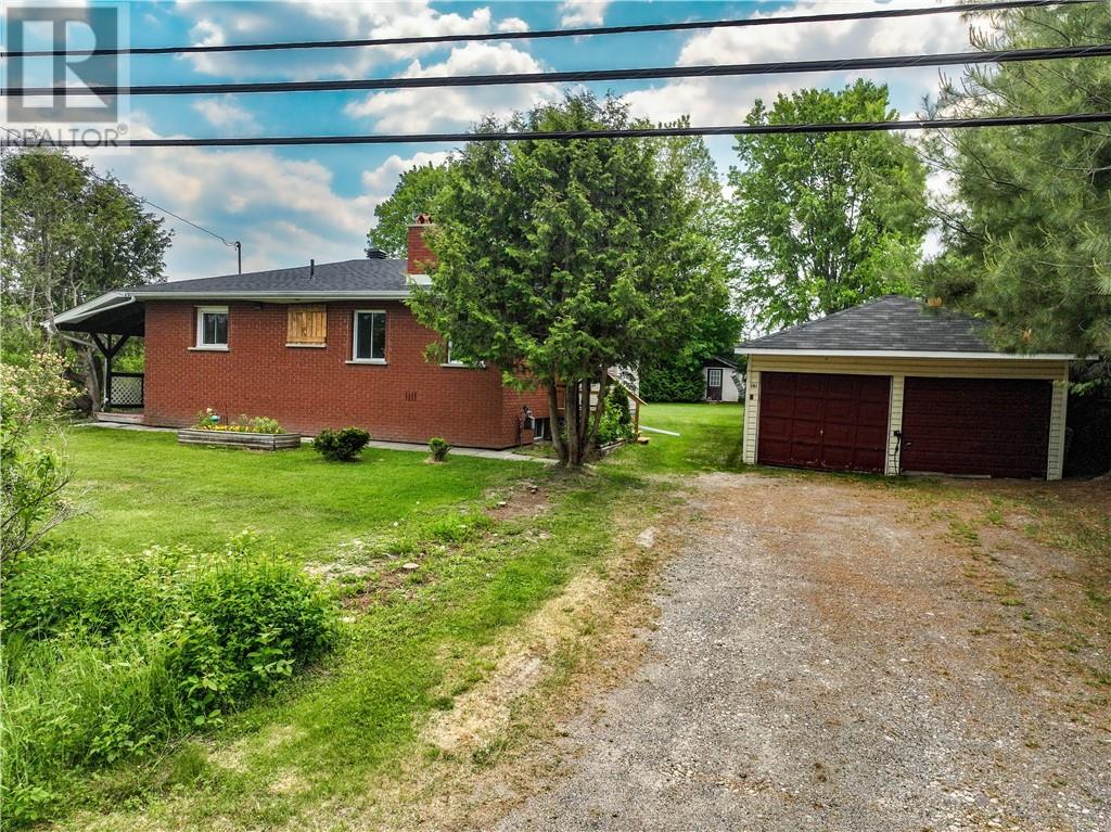 Listing 2110996 - Large Photo # 2