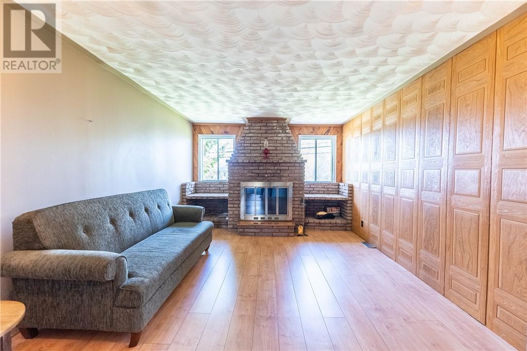 Listing 2110996 - Large Photo # 19