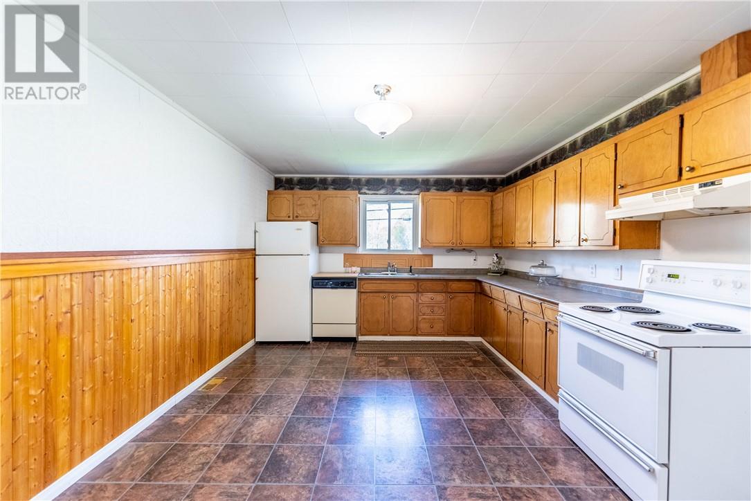 Listing 2110996 - Large Photo # 24