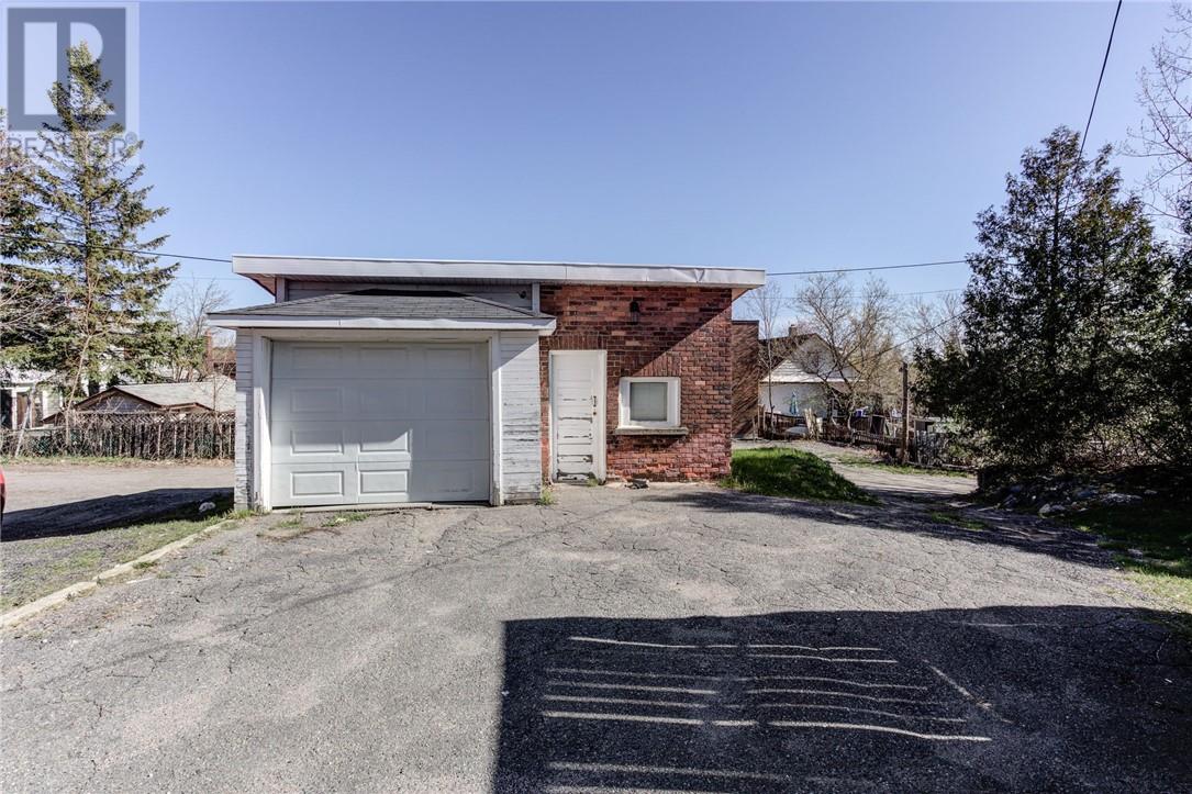 Listing 2111005 - Large Photo # 33