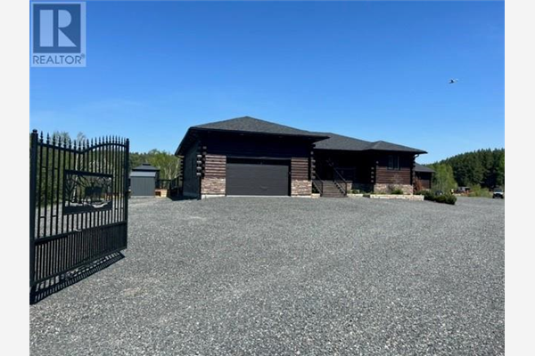 1990 Skead Road, Garson