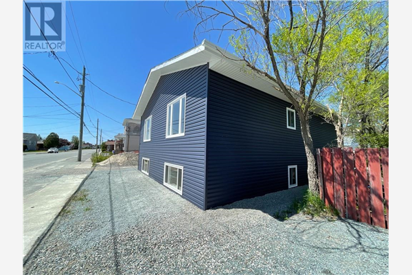 6 Caruso Street Unit# 1, Coniston