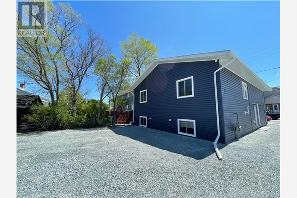 6 Caruso Street Unit# 2, Coniston
