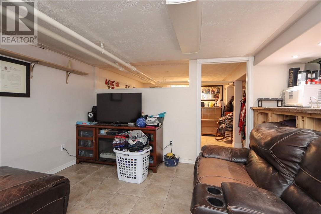 Listing 2111430 - Large Photo # 41