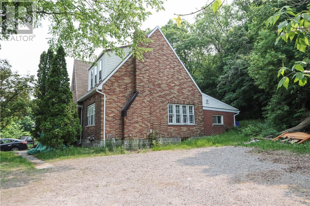 Listing 2111430 - Large Photo # 2