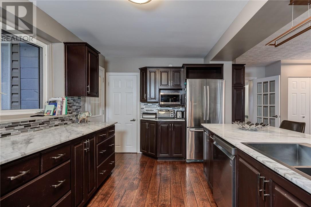2595 Algonquin Road