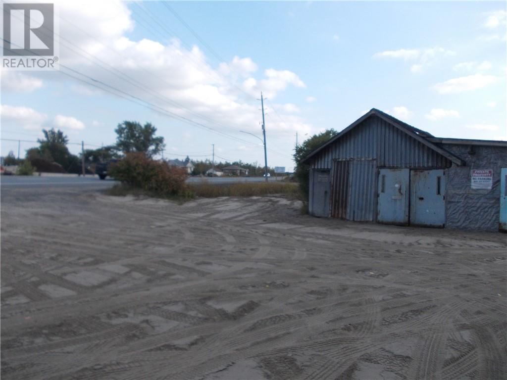 1369 HWY 69 North