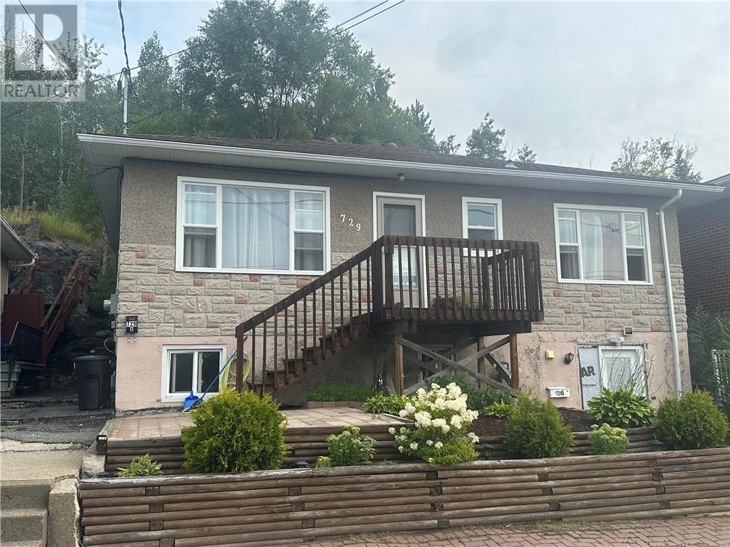729 St. Clair