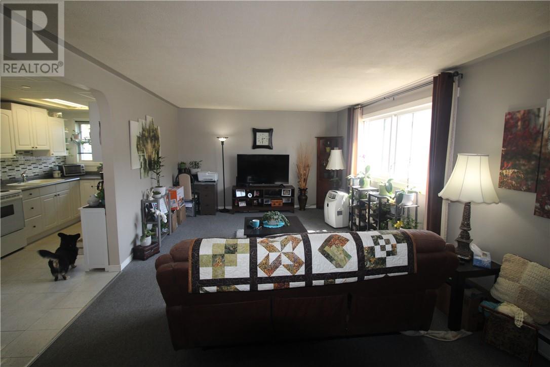 Listing 2112778 - Large Photo # 7