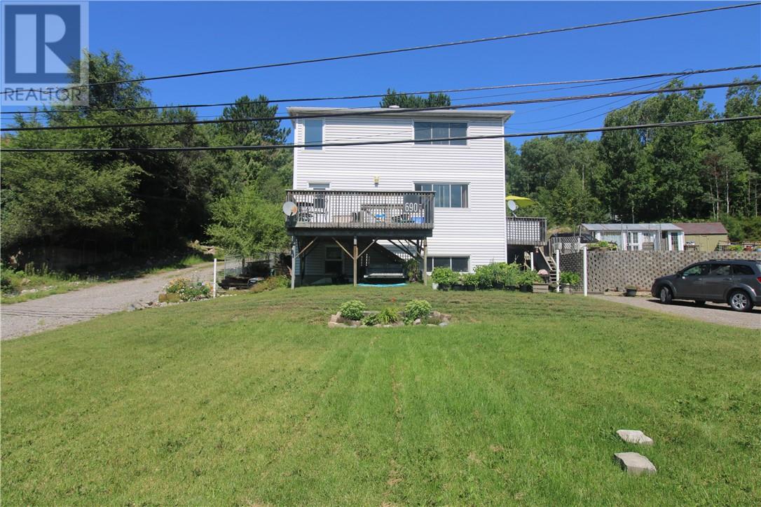 Listing 2112778 - Large Photo # 1