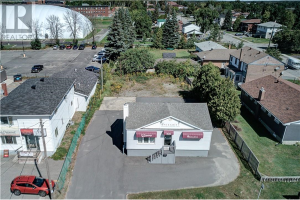 1626 Lasalle Blvd, Sudbury