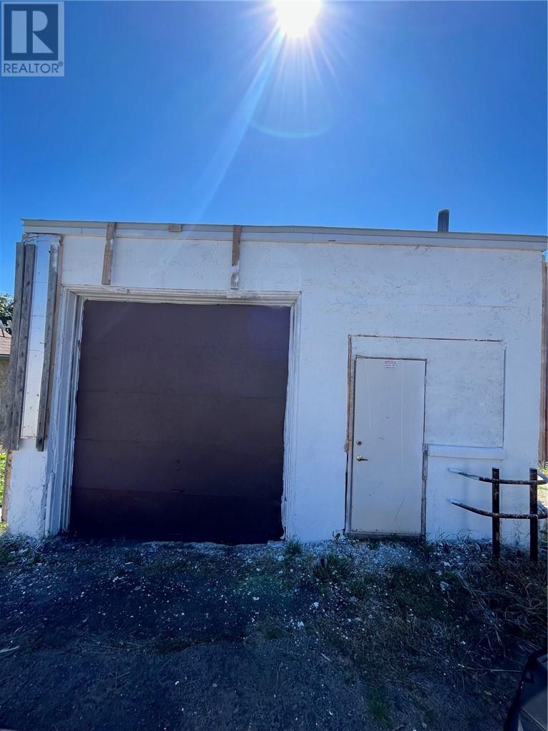 172 Oak Street