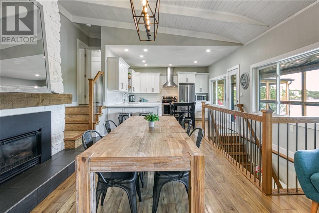 2392 South Bay Road
