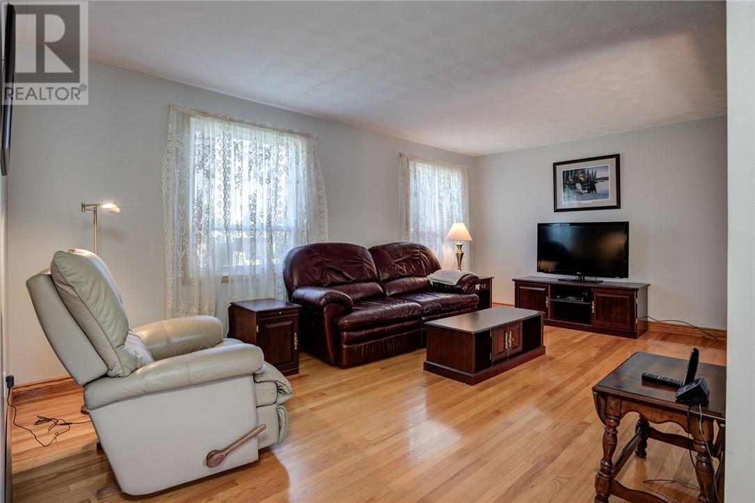1123 Woodbine Avenue