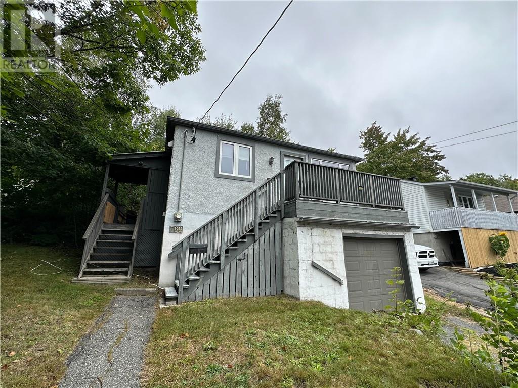 768 Lonsdale Avenue