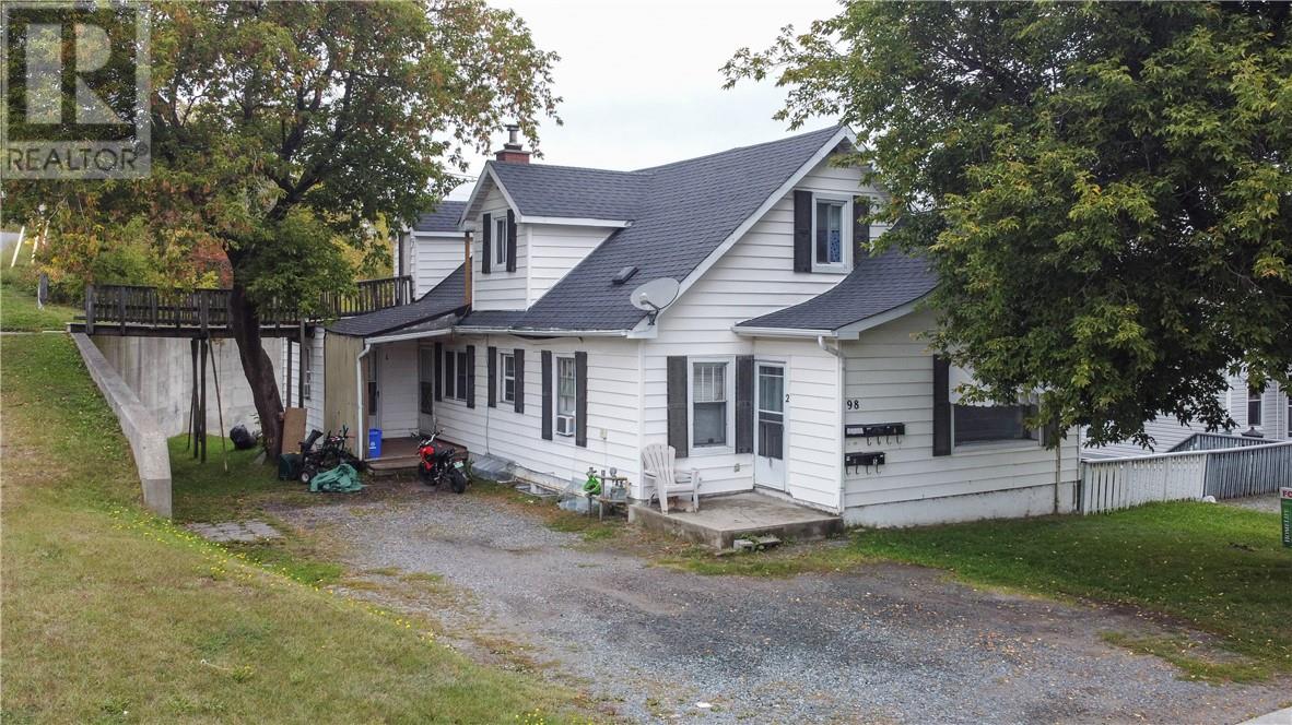 Listing 2113321 - Large Photo # 1