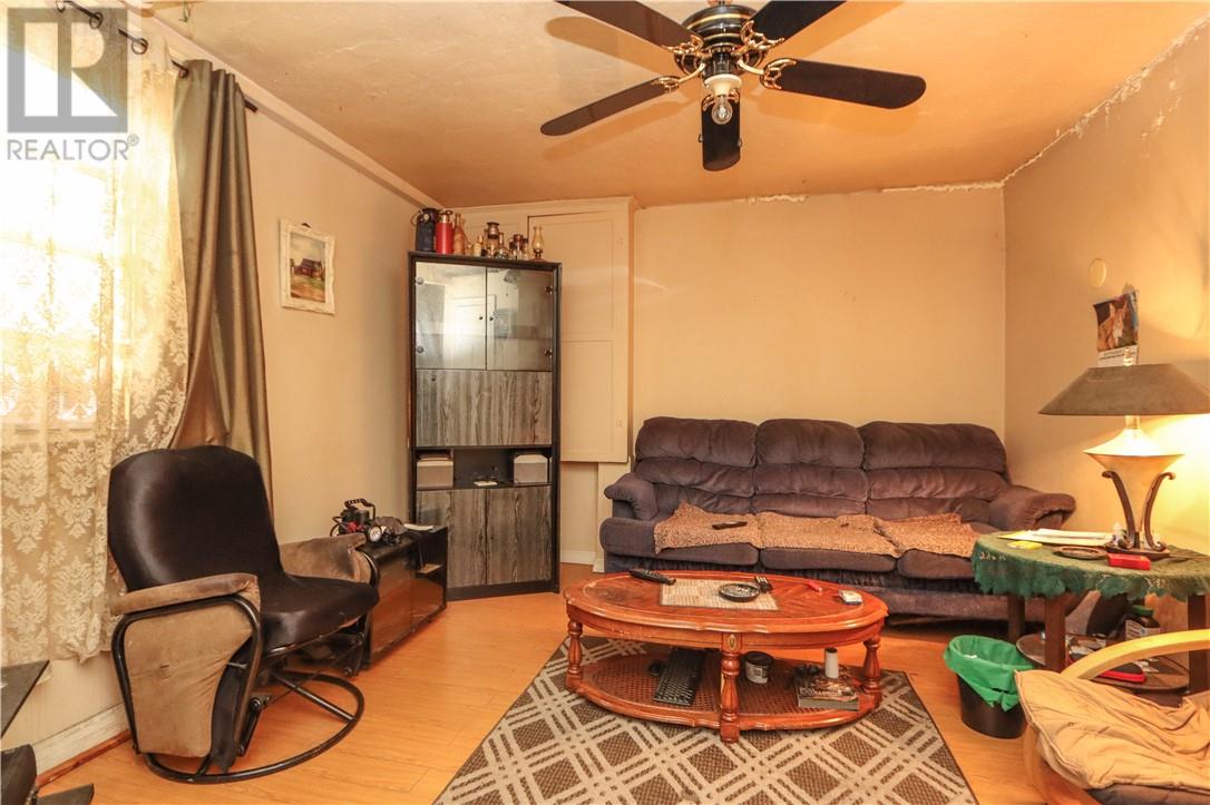 Listing 2113321 - Large Photo # 43
