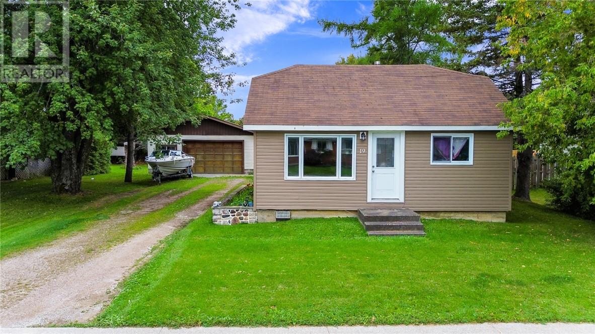 Listing 2113370 - Large Photo # 2