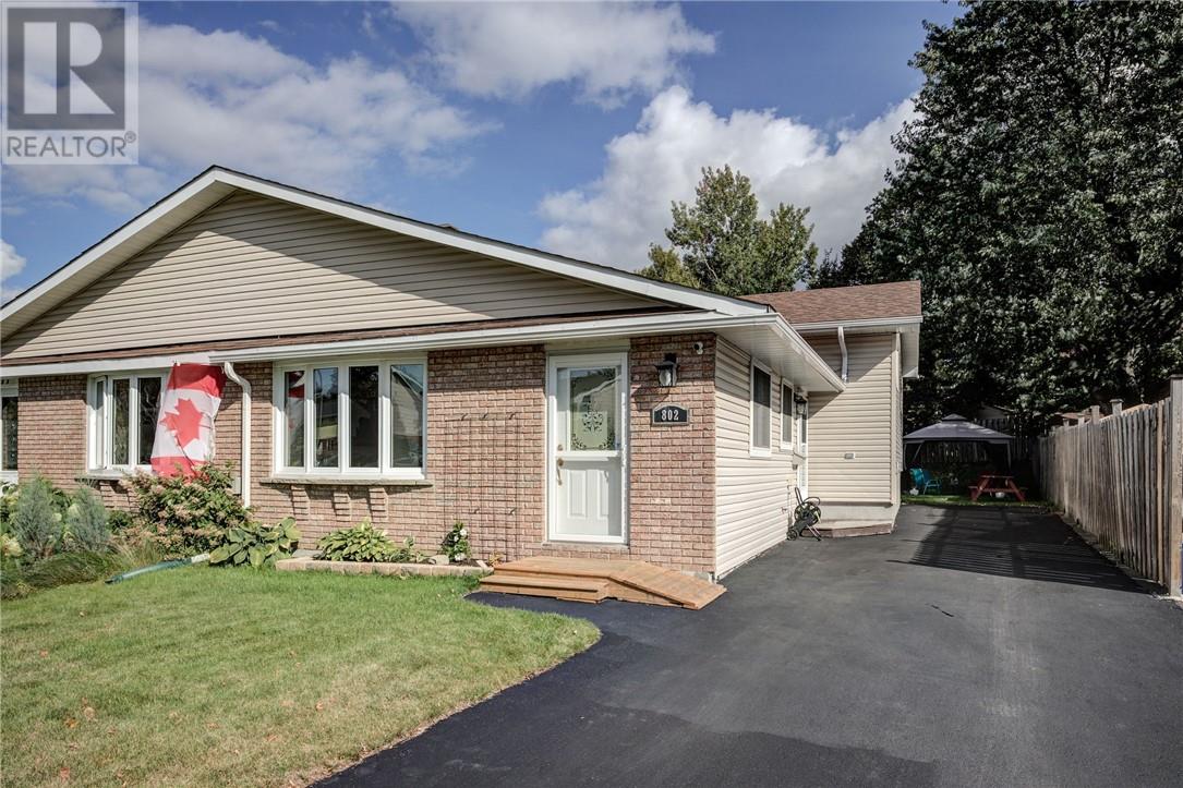 802 Morningside Crescent