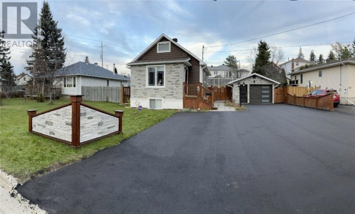 Listing 2113398 - Large Photo # 1