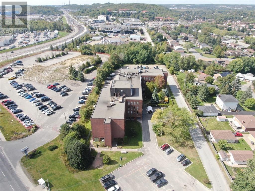 281 Falconbridge