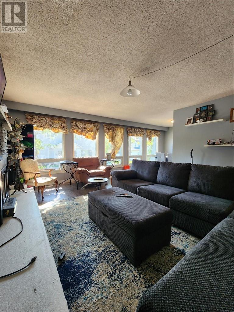 32 Collins Drive