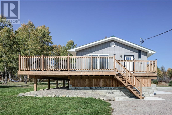 325 Labre Road, St. Charles