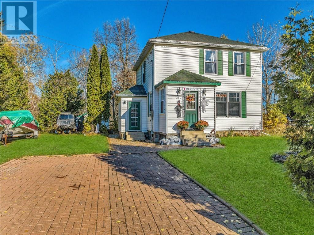 212 Fraser Crescent