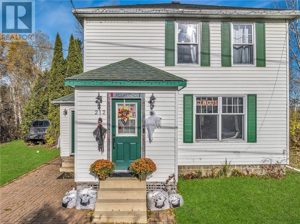 212 Fraser Crescent