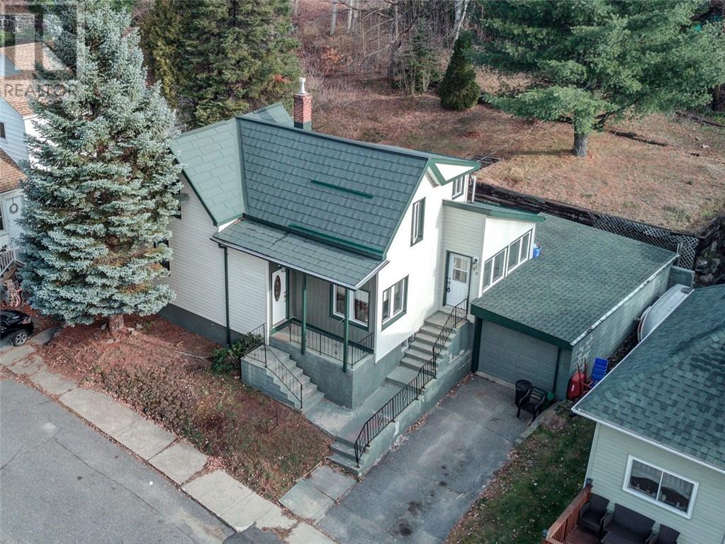 13 Oliver Street