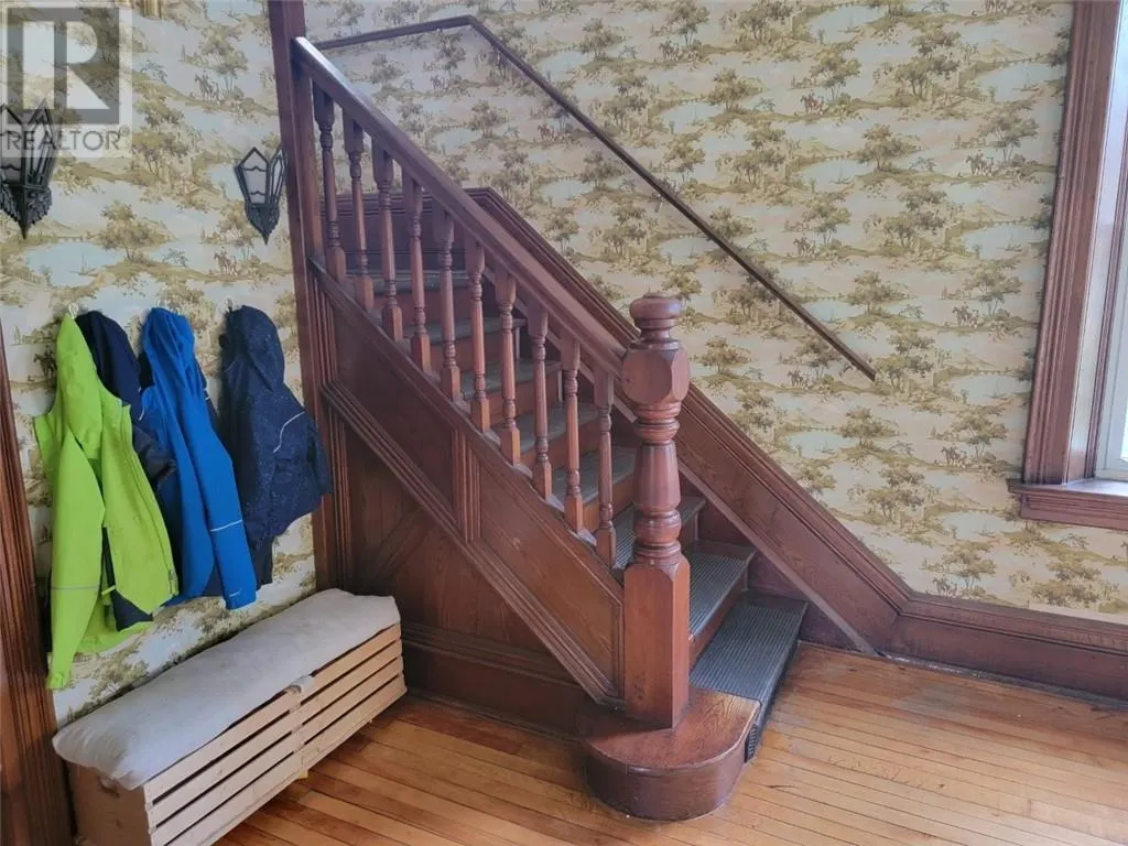 4 Gore St