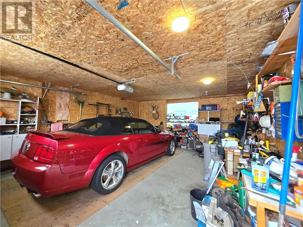 83 Robinson Street W