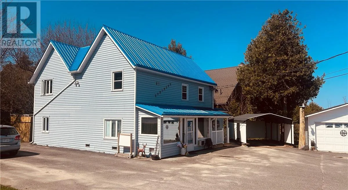 83 Robinson Street W