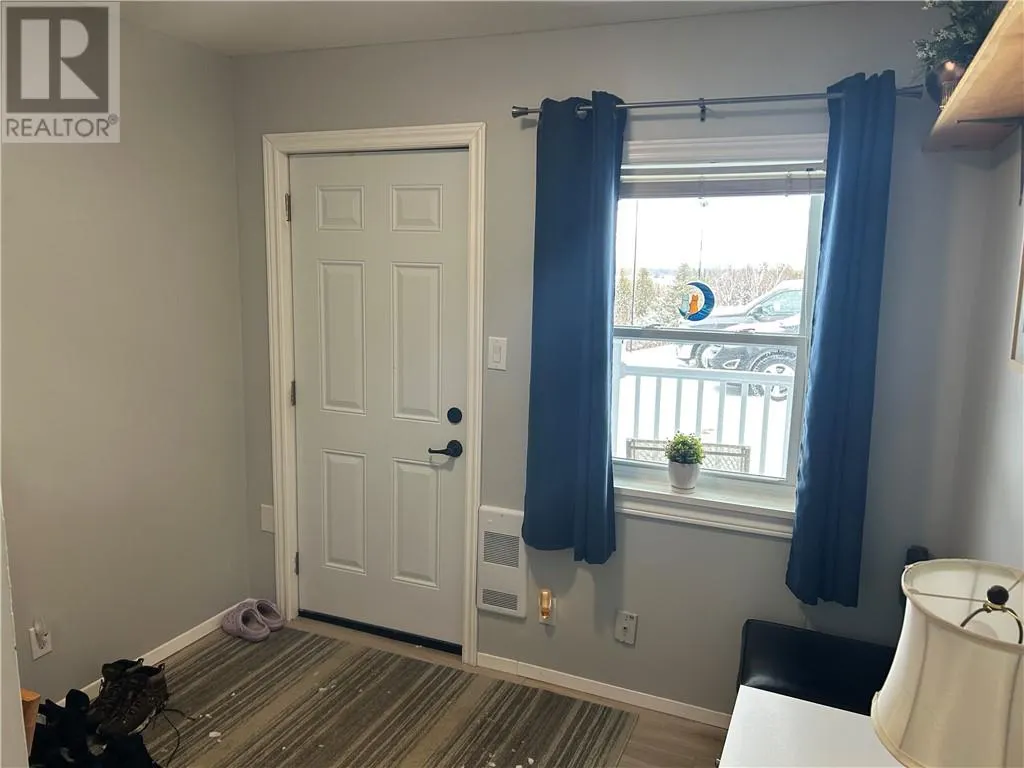 83 Robinson Street W