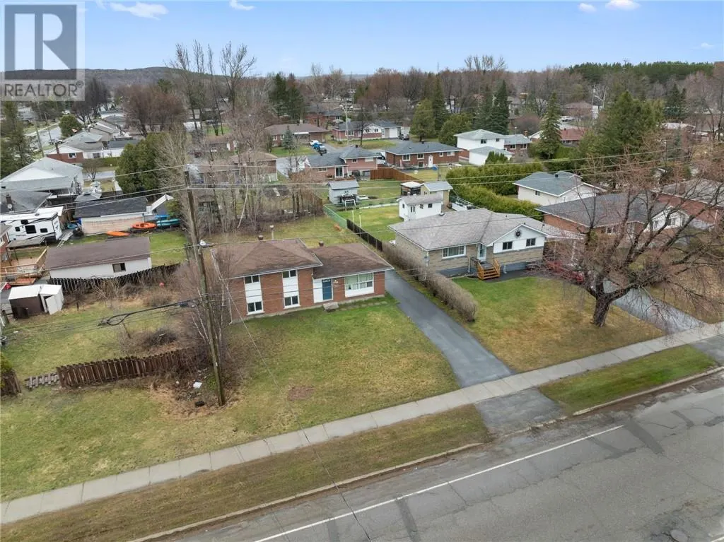 1366 Woodbine Avenue