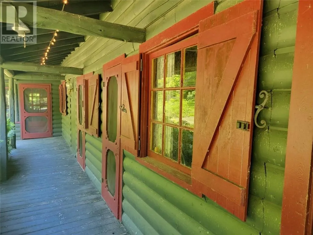462 Maple Point Rd