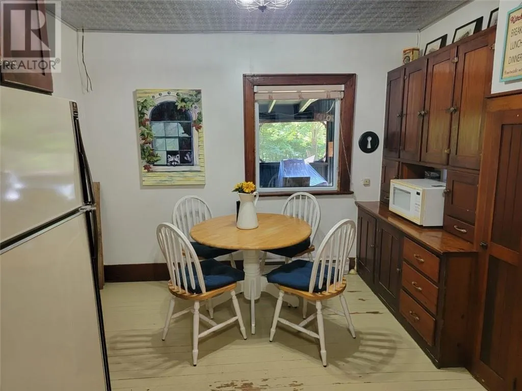 462 Maple Point Rd