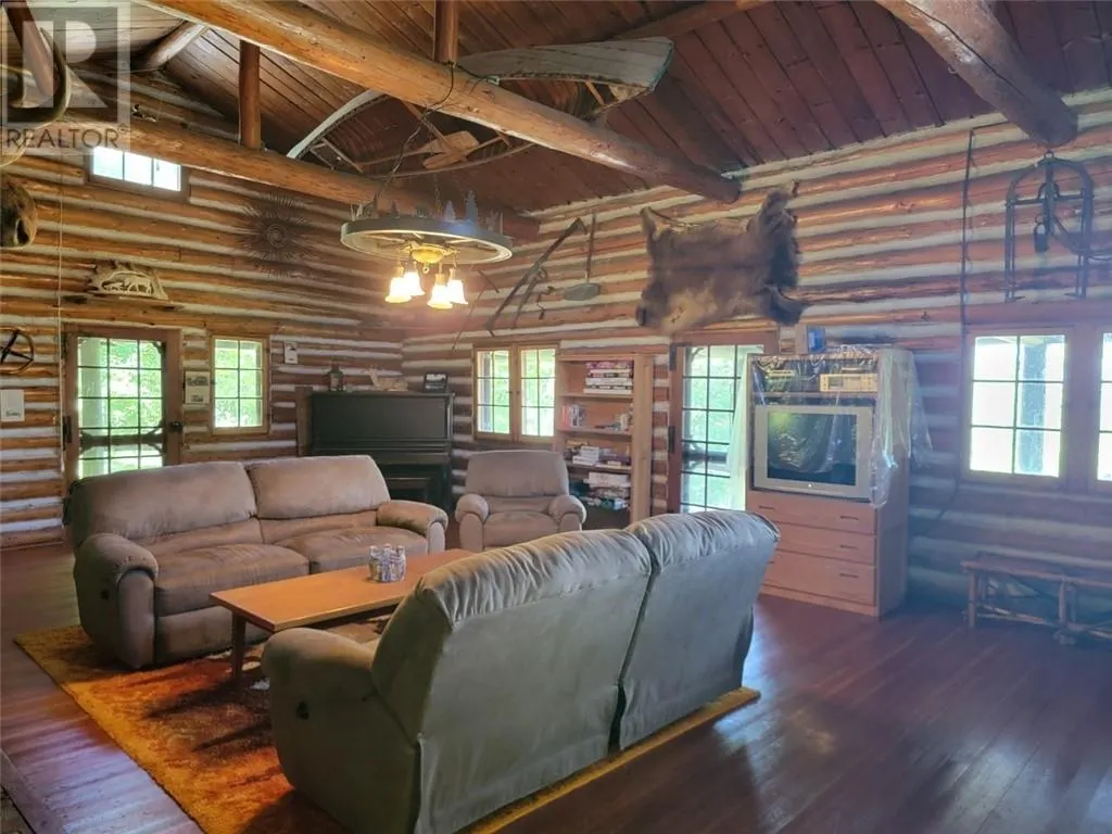 462 Maple Point Rd