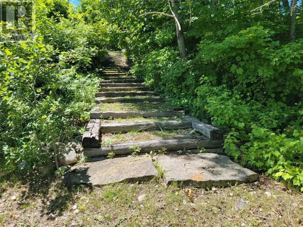 462 Maple Point Rd