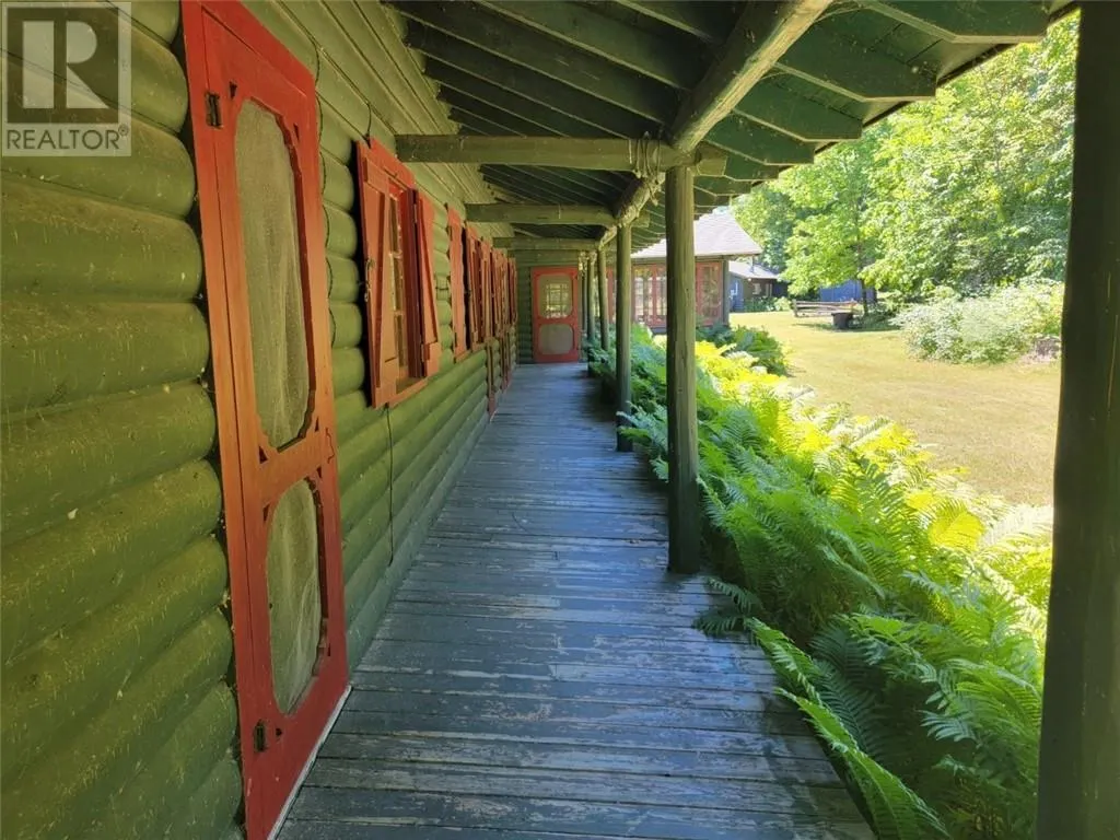 462 Maple Point Rd