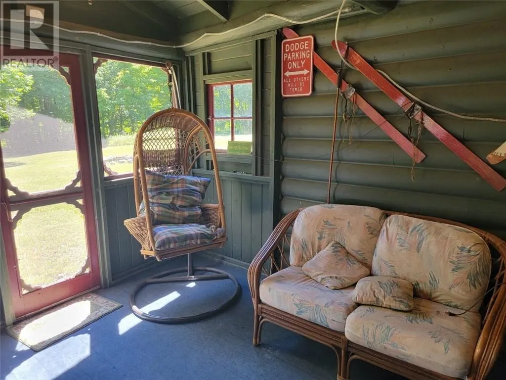 462 Maple Point Rd