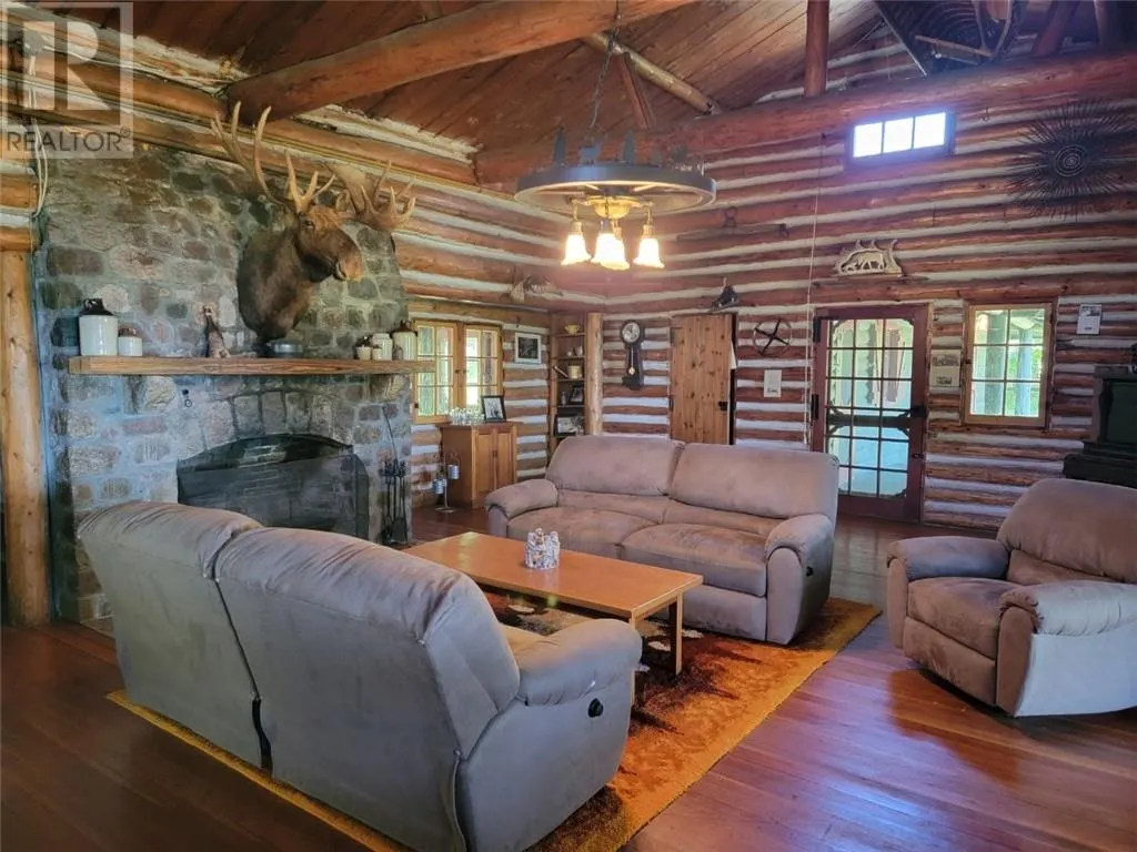 462 Maple Point Rd