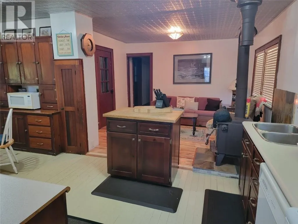 462 Maple Point Rd