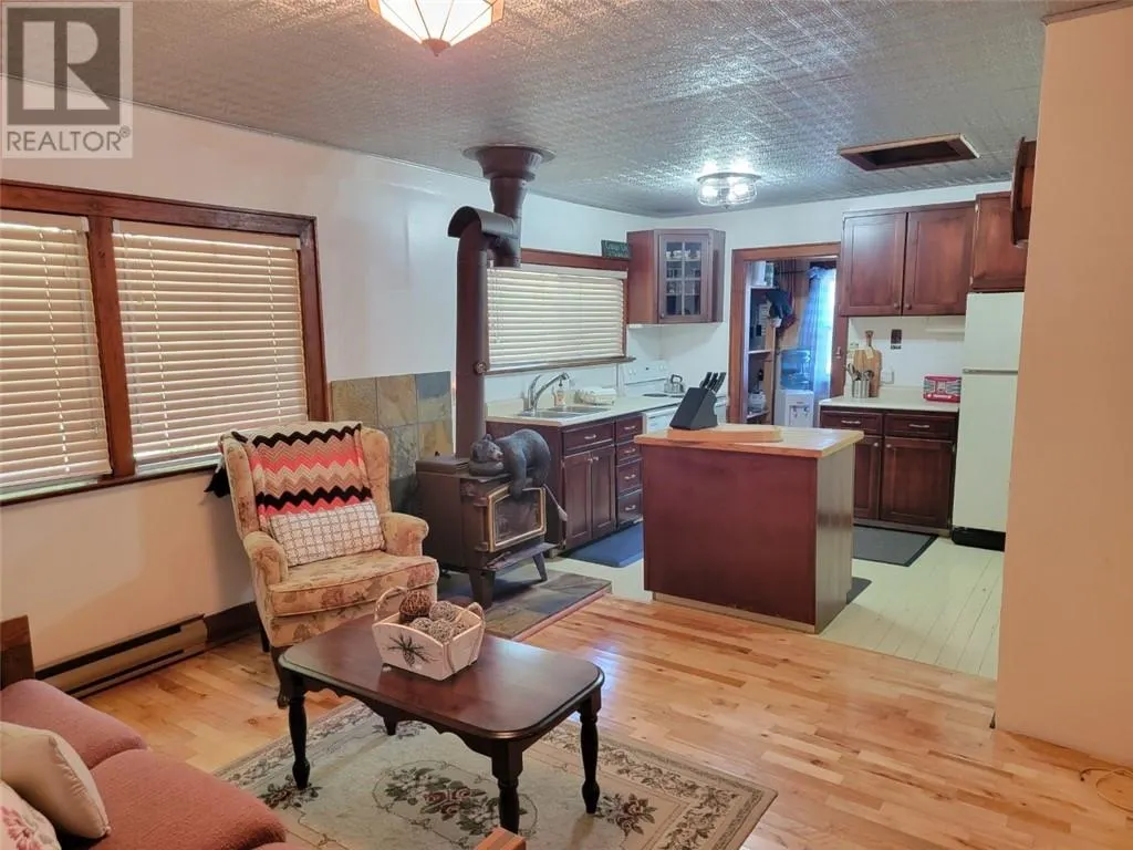 462 Maple Point Rd