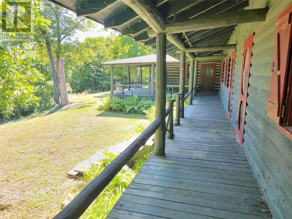462 Maple Point Rd