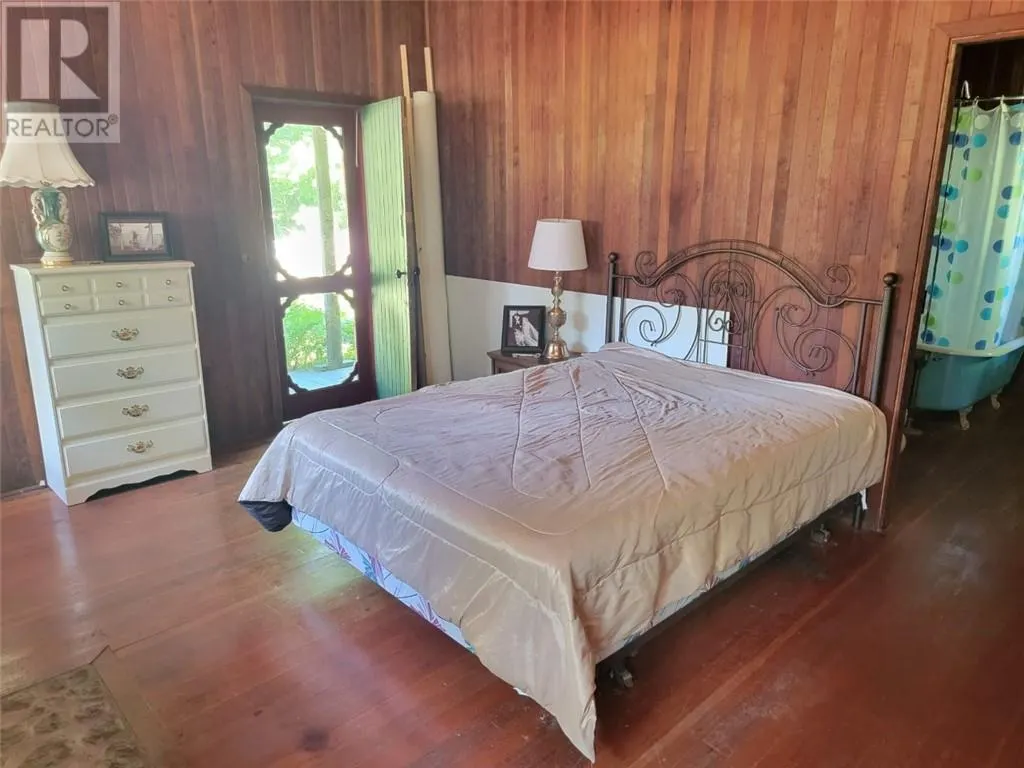 462 Maple Point Rd